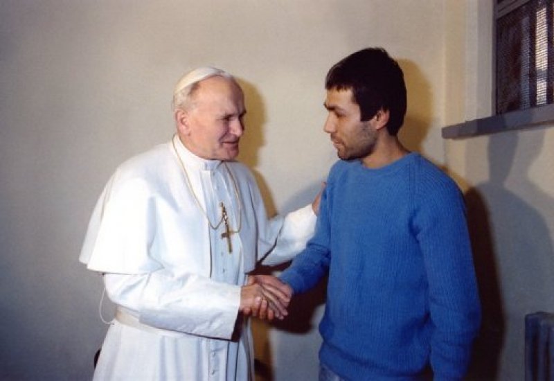 Pope John Paul II meets with Mehmet Ali Agca at Rebibbia prison